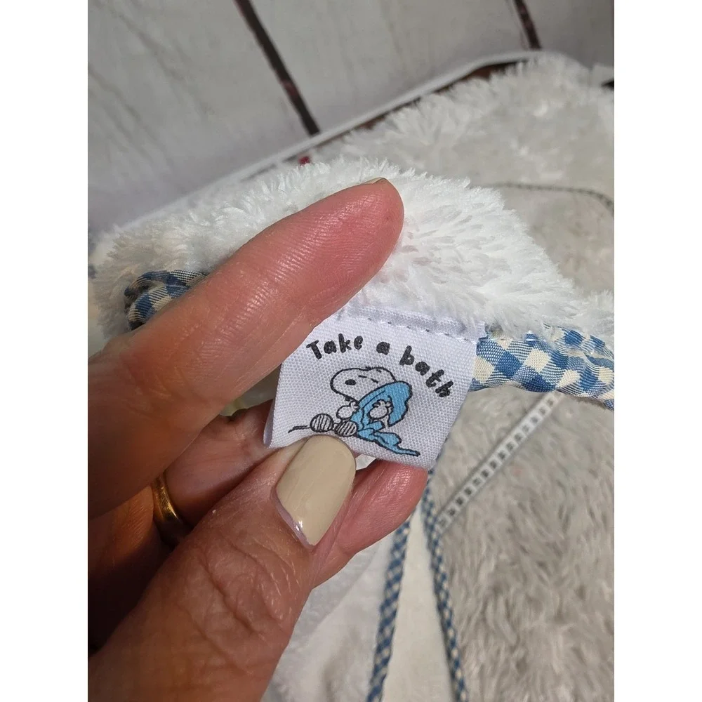 Peanuts Snoopy White Plush Bath Towel Blue Gingham Trim 2022 35x18